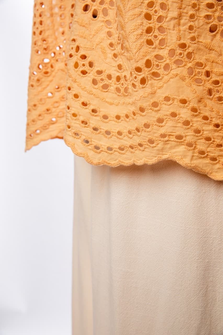 Joie Apricot Cotton Eyelet Button-Front Balloon-Sleeve Scalloped-Hem Blouse