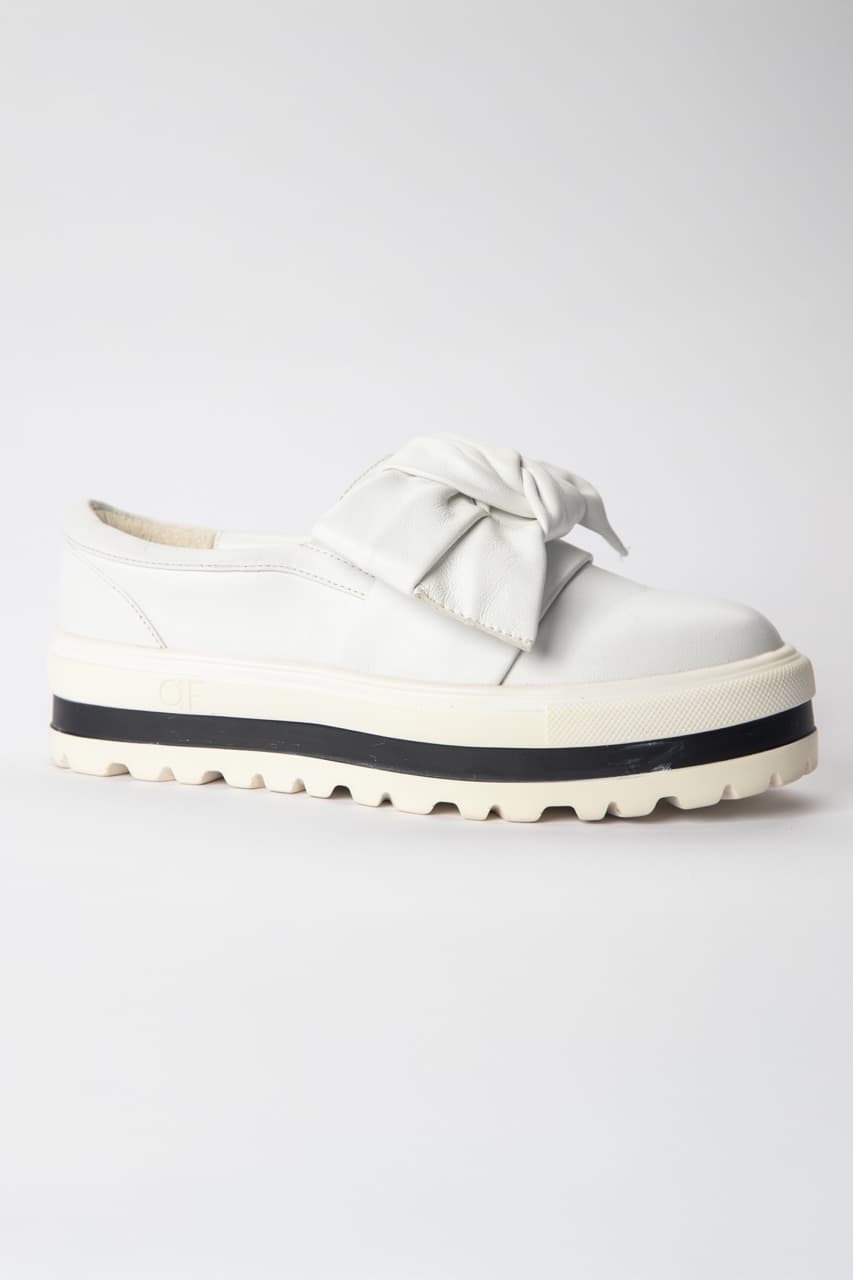 Anne Fontaine White Leather Platform Sneakers with Detachable Bow
