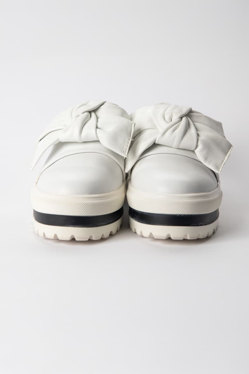 Anne Fontaine White Leather Platform Sneakers with Detachable Bow