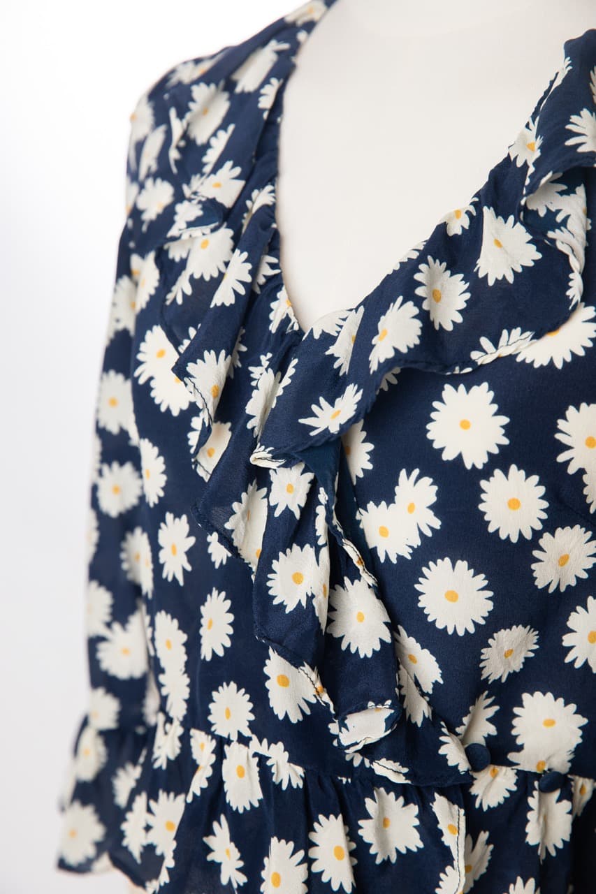 Réalisation Par Navy Daisy Print Silk Ruffle Wrap Blouse