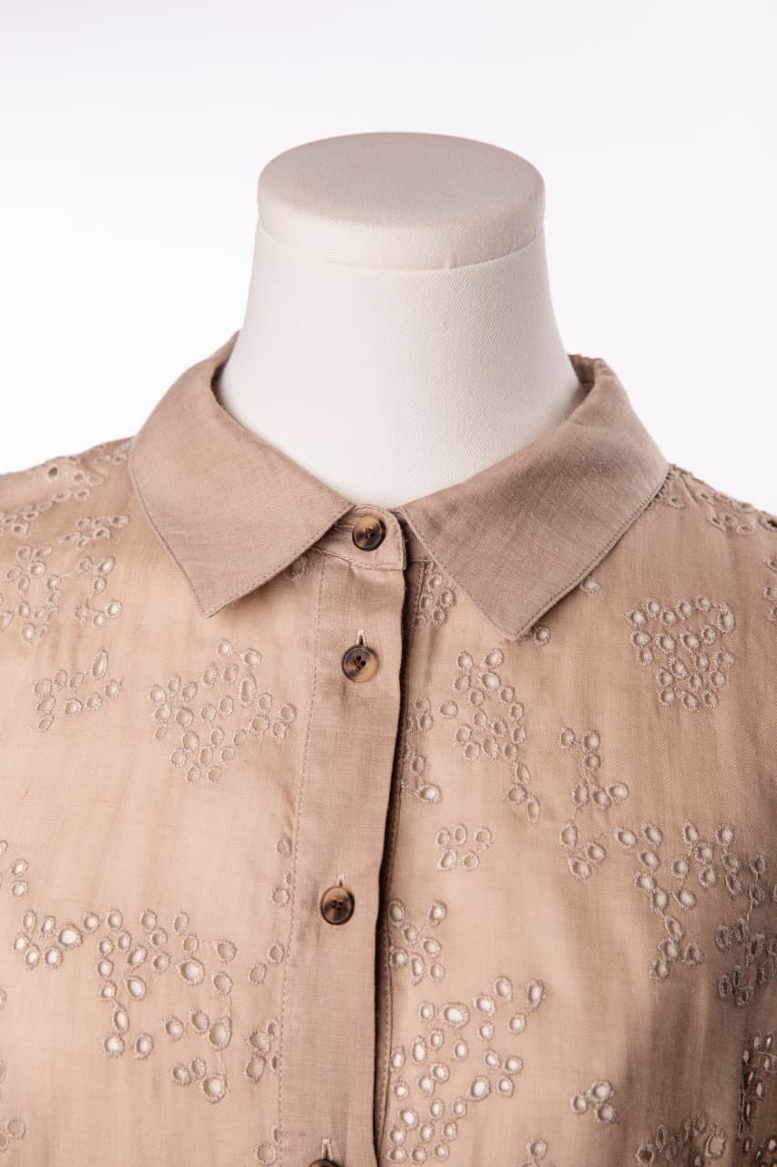 Lafayette 148 New York Eyelet Sleeveless Ramie Blend Button-Front Blouse