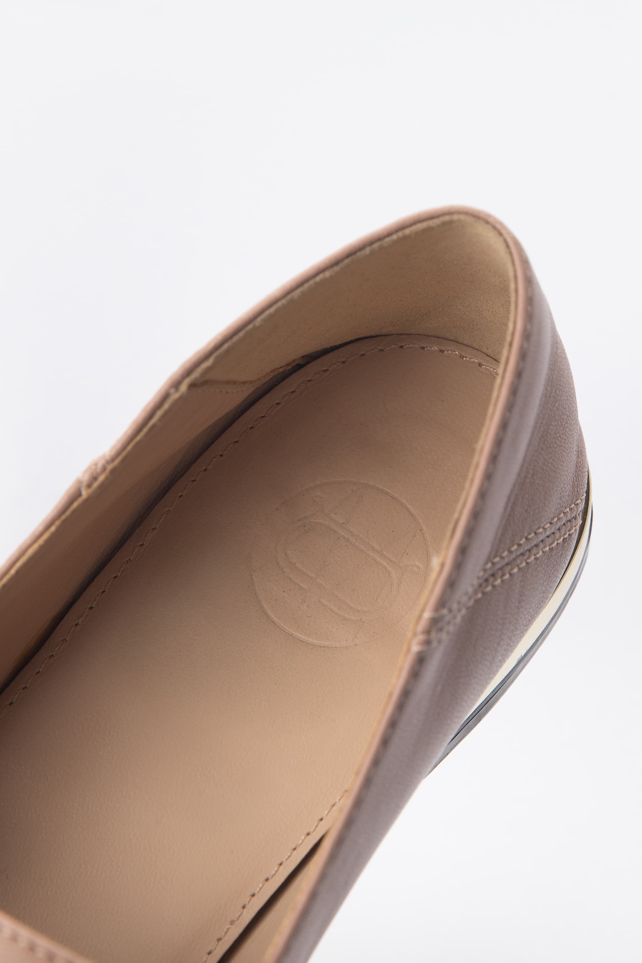 Massimo Dutti Blush Taupe Leather Chain Loafers