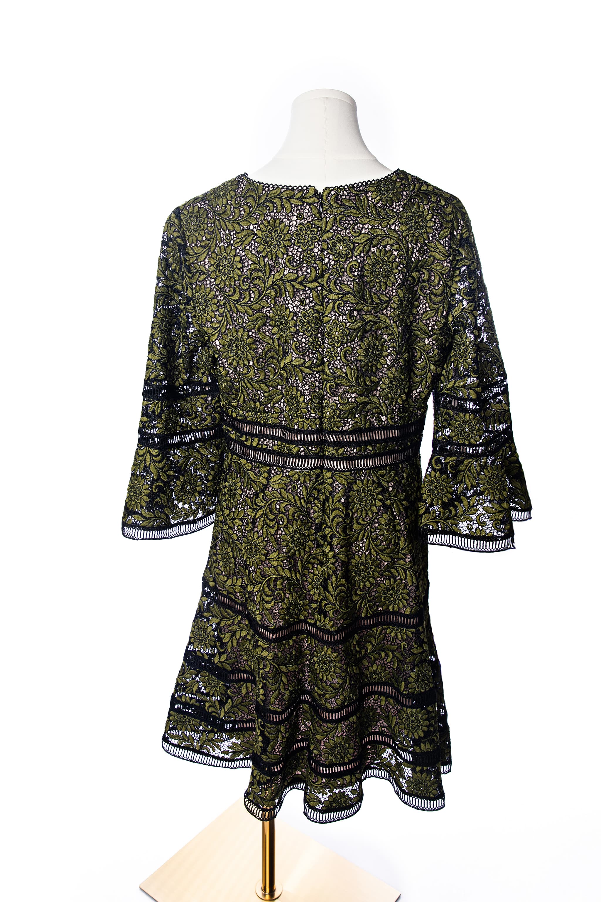 SHANI Bell-Sleeve Surplice Lace Dress in Green