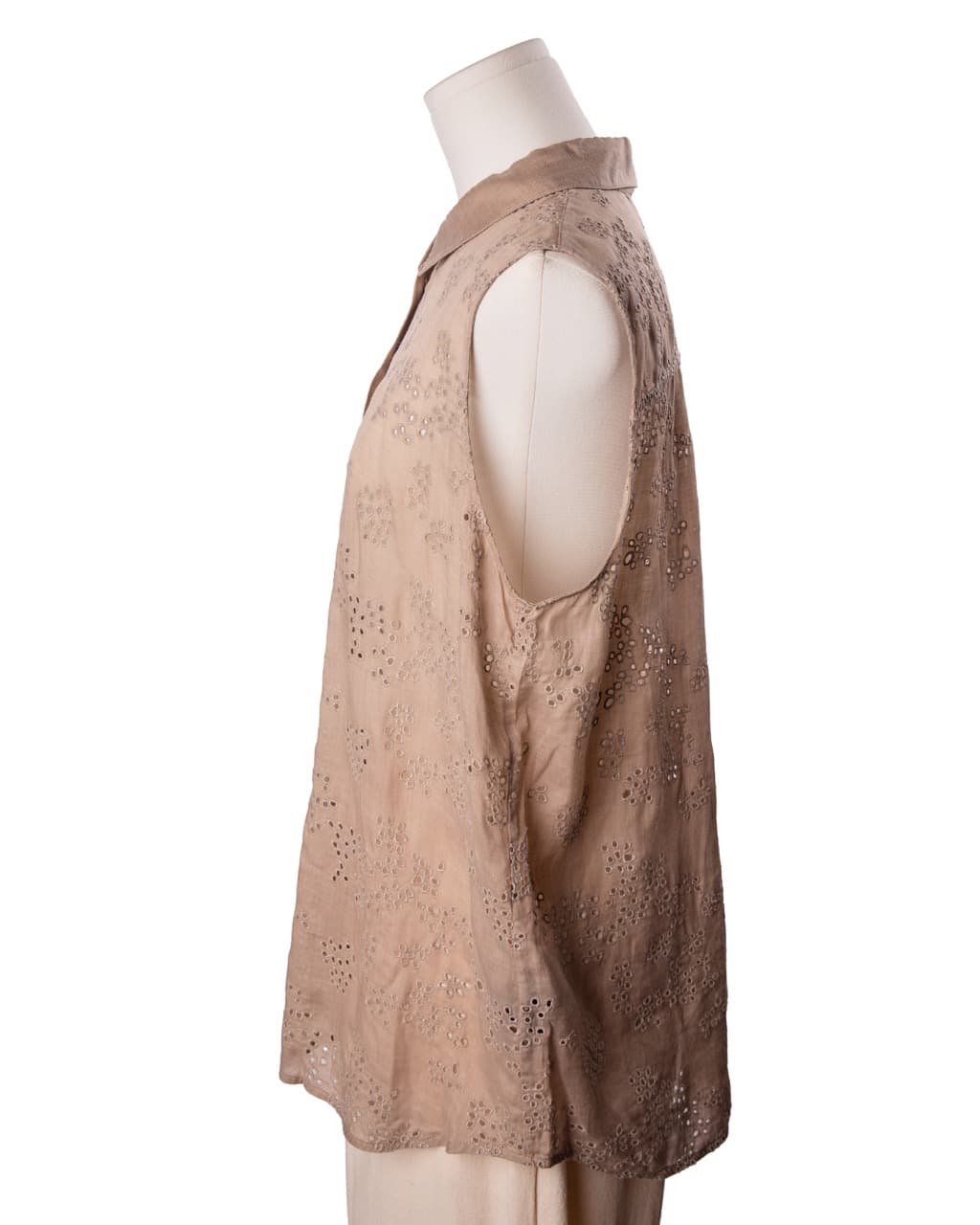 Lafayette 148 New York Eyelet Sleeveless Ramie Blend Button-Front Blouse