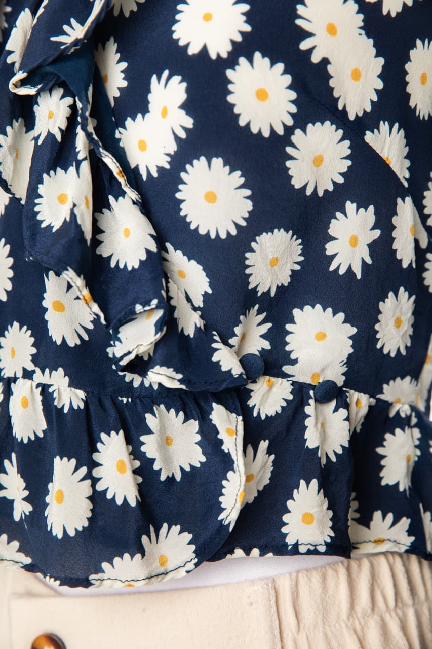 Réalisation Par Navy Daisy Print Silk Ruffle Wrap Blouse