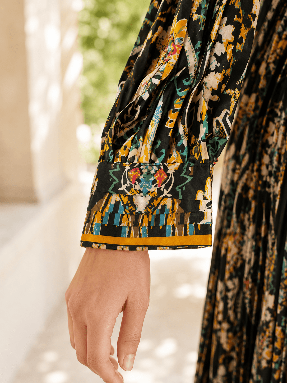 Beulah London Abstract Pleated Long Sleeve Midi Dress