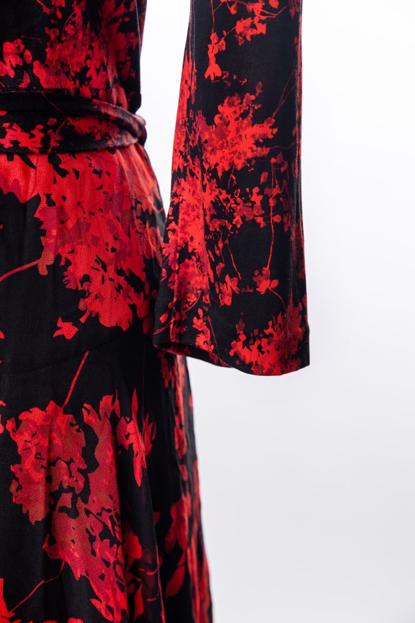 Diane von Furstenberg 100% Silk Floral Wrap Dress