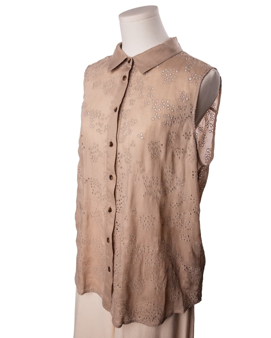 Lafayette 148 New York Eyelet Sleeveless Ramie Blend Button-Front Blouse